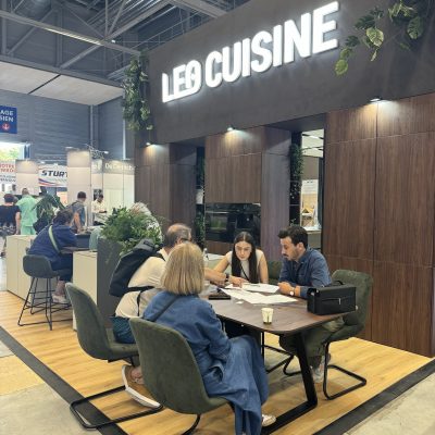 Léo Cuisine à un salon
